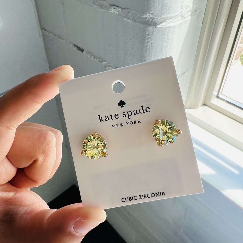 kate spade green studs 🌼 - Picture 2 of 6